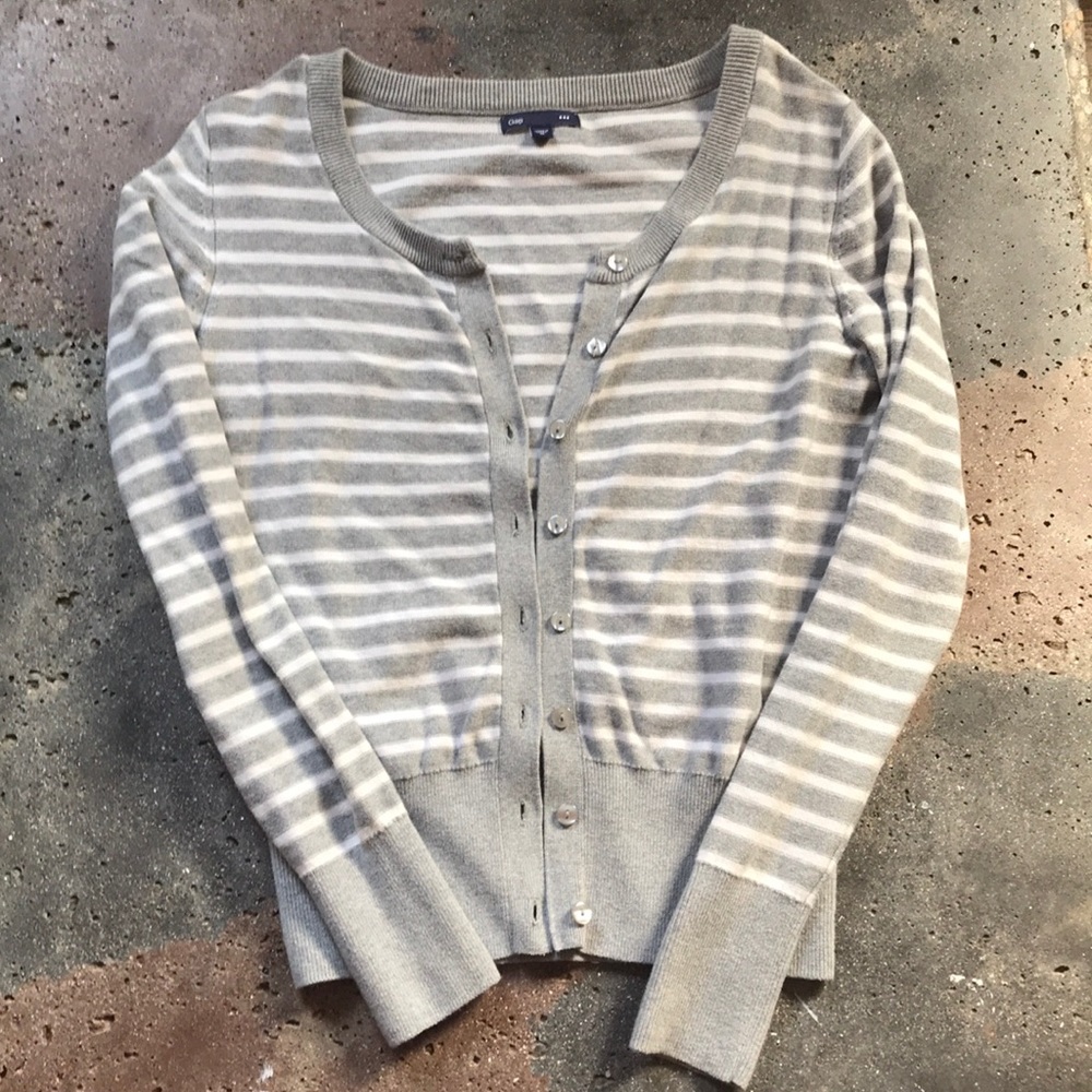 Women’s Gap sweater